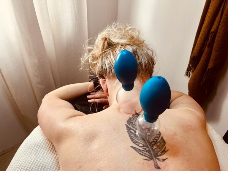 Transformational Cupping, cuppingbehandelingen, gezonde voeding, afvalstoffen, verklevingen, cellulite, gezondheid, lichaam, zelfherstellend vermogen, pijnverlichting, hormonale balans, lymfesysteem, immuunsysteem, bewustzijn, helderheid, ontspanning, welzijn, massage, huid, bloedcirculatie, zuurstof, voedingsstoffen, detox, spanning, stress, therapie, behandeling, holistische aanpak, meditatie, ademhaling, mindfulness, voedingsadvies, energie, blokkades, ontstekingen, genezing, geneeskrachtig, ontgiften, natuurlijke genezing, alternatieve geneeswijze, gezonde levensstijl, bio-individualiteit, therapeut, gezondheidscoach, voedingstips, zelfzorg, wellness, pijnverlichting, zelfontplooiing, self-care. cupping barneveld